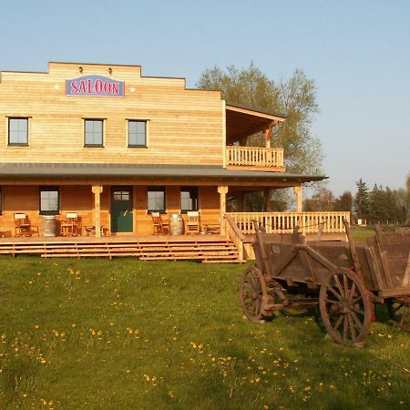Horse Lake Ranch Neuendorf  Exteriér fotografie