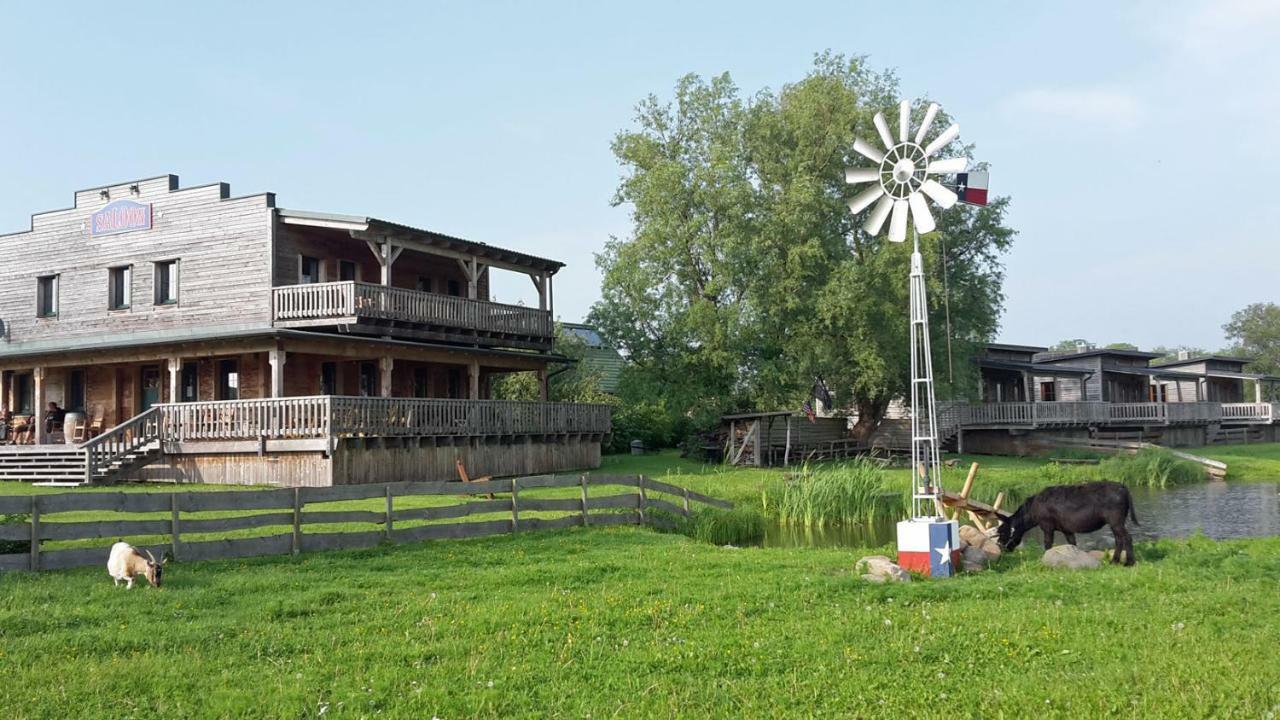 Horse Lake Ranch Neuendorf  Exteriér fotografie